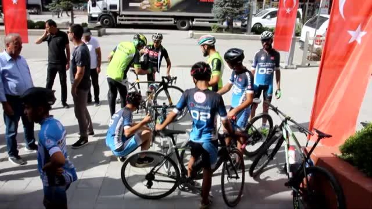 Bisiklet yarışı İçişleri Bakan Yardımcısı Ersoy\'un komutuyla başladı