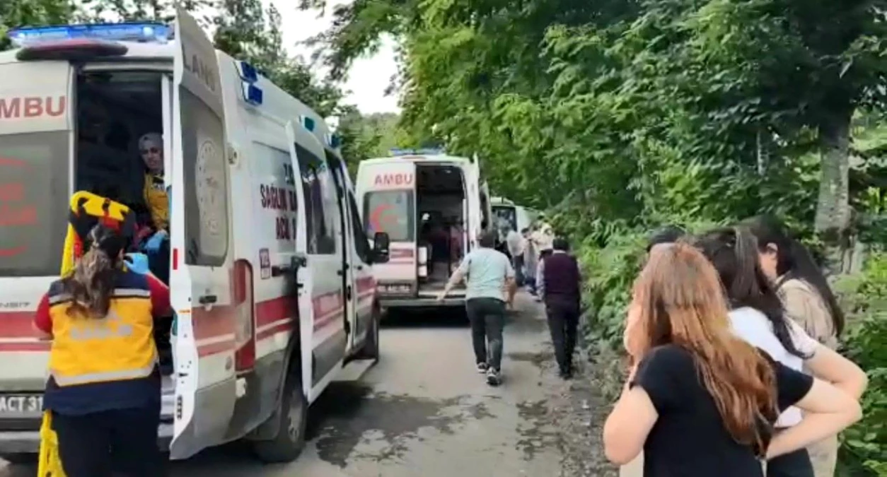 Son dakika haberi | Dekanları taşıyan otobüs kaza yaptı: 1 dekan öldü, 19 yaralı