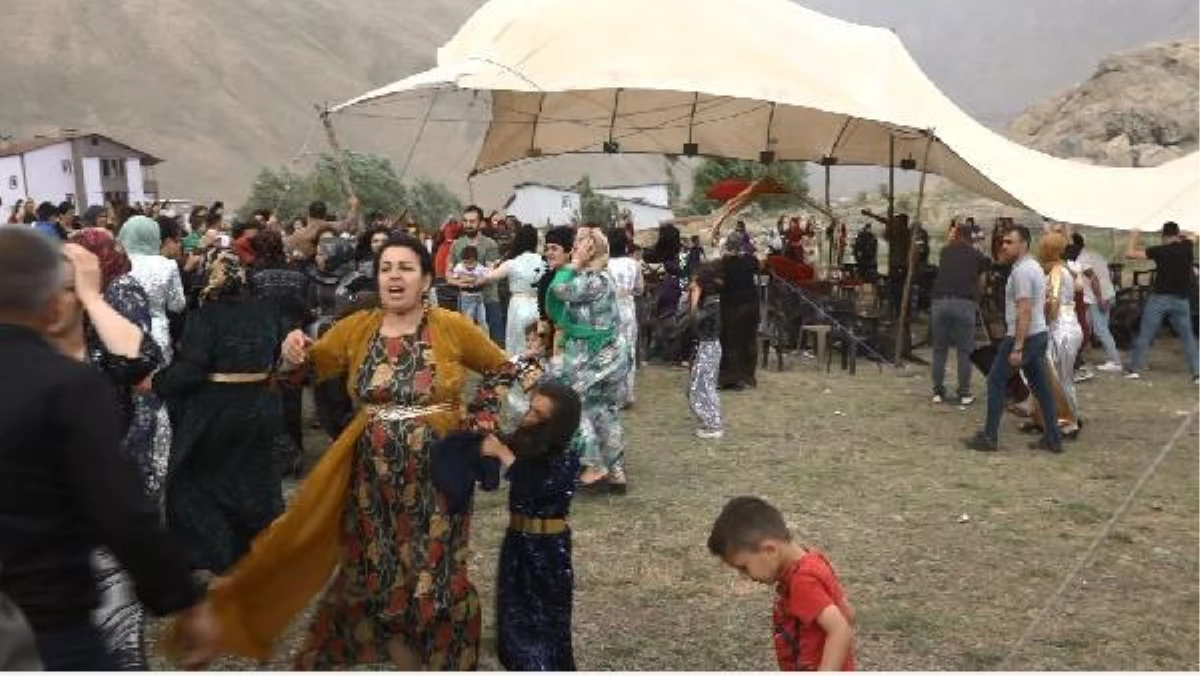 Son dakika! Fırtınanın düğün çadırını uçurduğu anlar kamerada; 3 yaralı