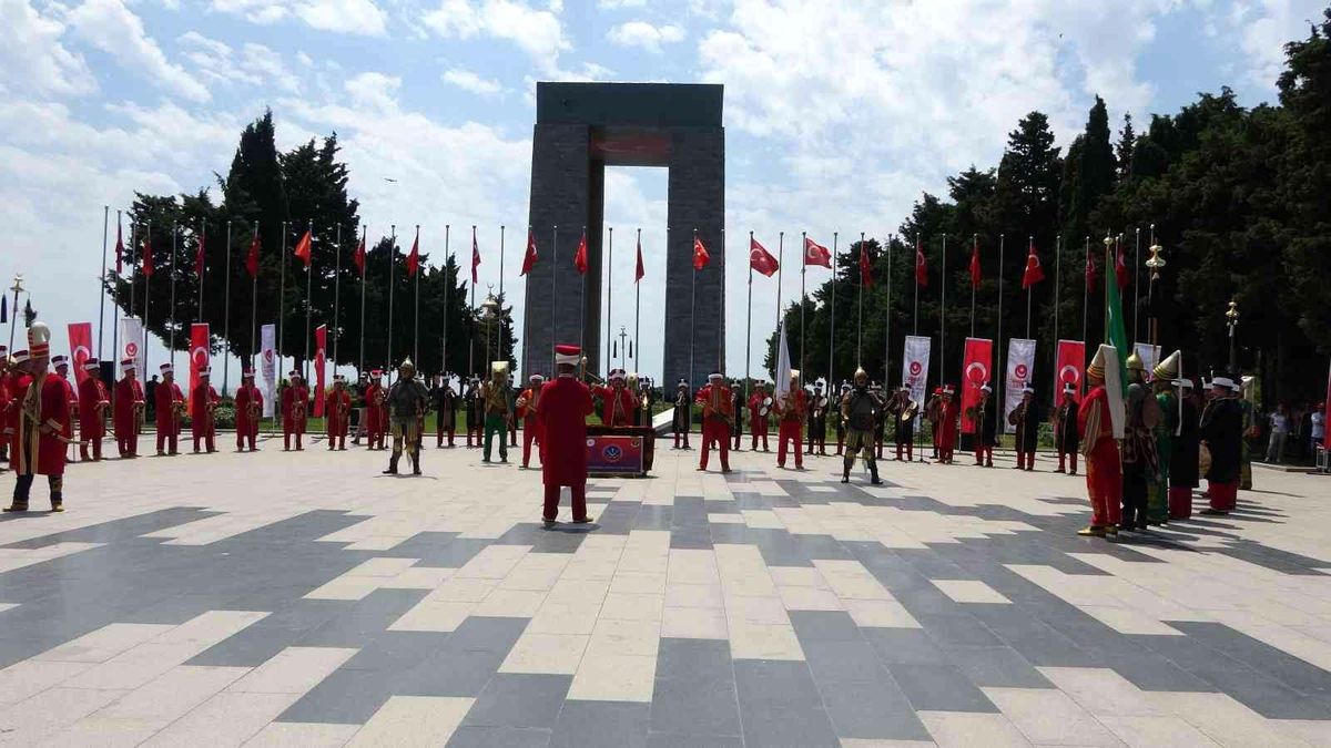 Son dakika haberi... Jandarma Mehteran Takımı Şehitler Abidesi'nde