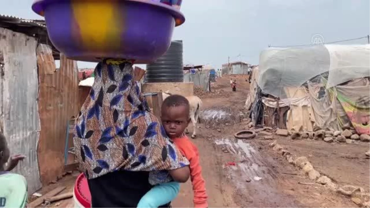 Mali\'de kamplara sığınan aileler zor şartlarda yaşam mücadelesi veriyor