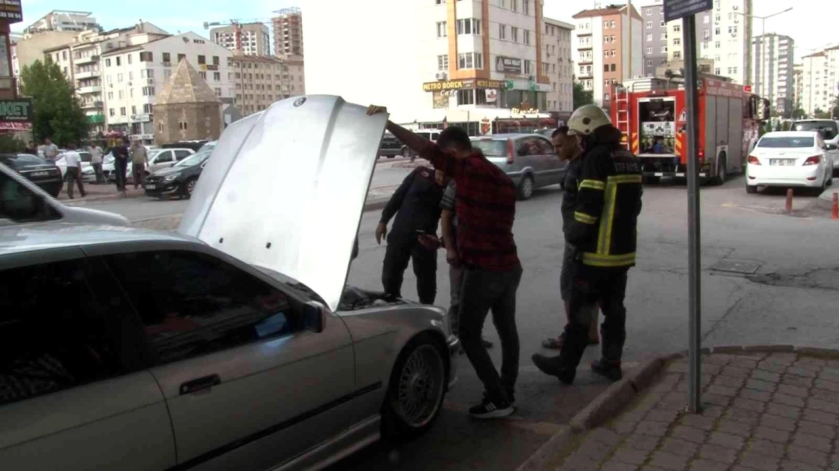 Son dakika 3. sayfa: Otomobilin egzozundan çıkan dumanı yangın sandılar