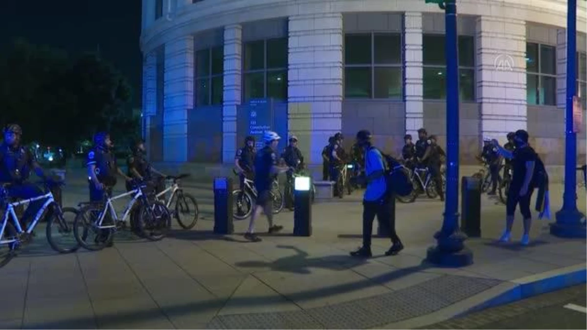 Son dakika haberleri... WASHINGTON - ABD\'de kürtaj yasasını protesto eden kalabalıkla polis arasında gerginlik yaşandı