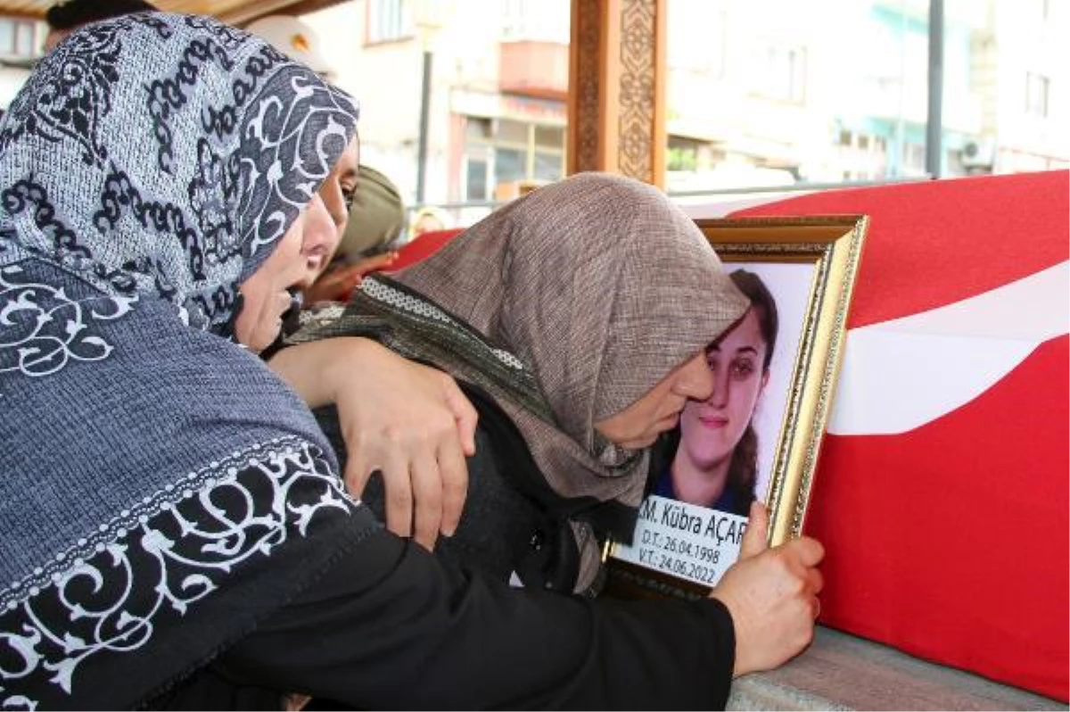 Son dakika haber! Astsubay sevgilisinin öldürdüğü polis memuru Kübra toprağa verildi