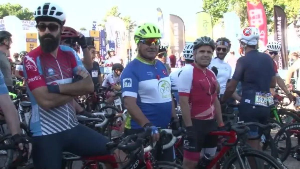 Beykoz\'da binlerce sporcu Turkcell GranFondo yarışında ter döktü