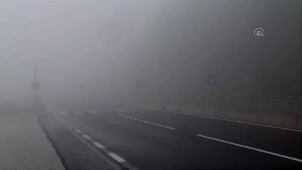 Bolu Dağı'nda sis ve sağanak etkili oluyor