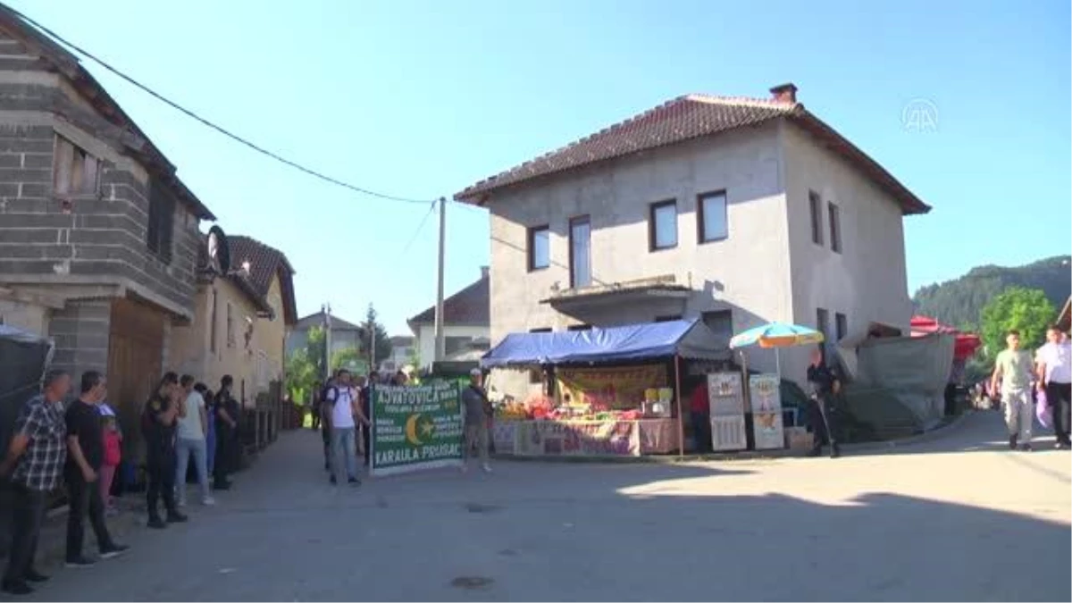 Bosna Hersek\'teki 512. Ayvaz Dede Şenlikleri binlerce kişinin kıldığı öğle namazıyla sona erdi