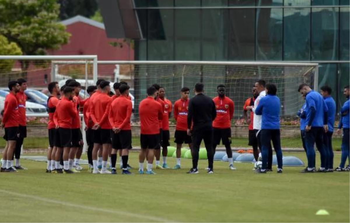 Son dakika haber... Çağdaş Atan: Amacımız her zaman iyi futbol