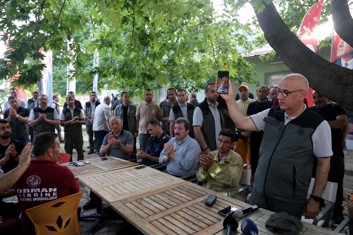 Cumhurbaşkanı Erdoğan, telefon bağlantısıyla Marmaris yangınında çalışan orman işçilerine hitap etti