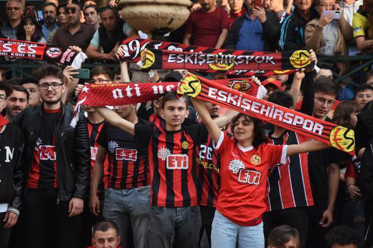 Eskişehirspor'un 57 yılına coşkulu kutlama