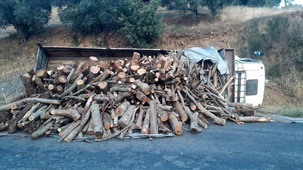 Son dakika haberleri: Freni boşalan kamyonun sürücüsü ölümden döndü