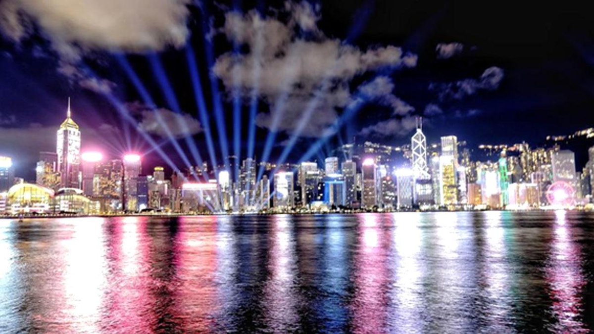 Hong Kong\'da Ana Vatana Dönüşün 25. Yıl Dönümü Kutlanıyor