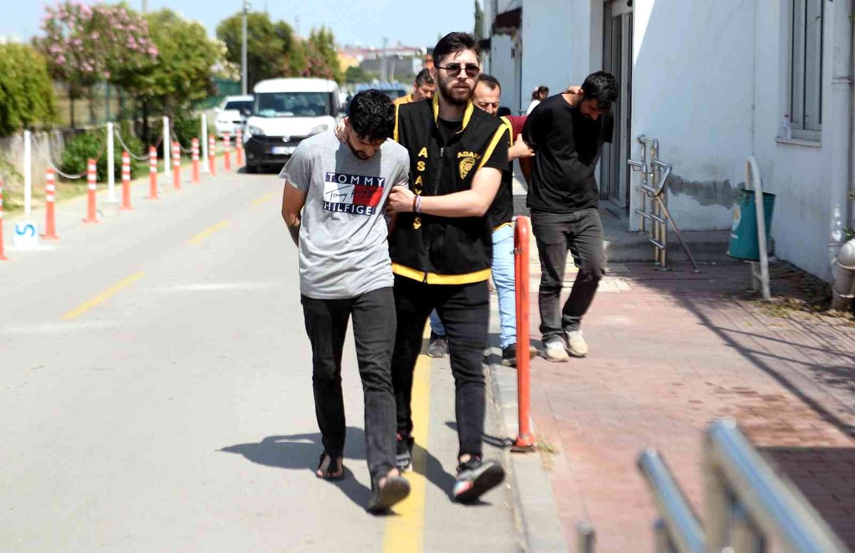 Hükümlünün evinden otomatik tabanca çıktı