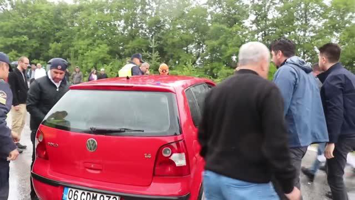 Son dakika... İki otomobilin çarpıştığı kazada 5 kişi yaralandı