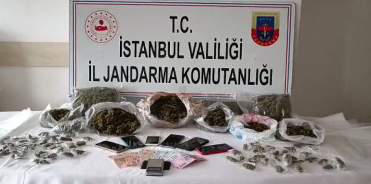 Son dakika haberleri... Jandarmanın operasyonunda 66 kilogram uyuşturucu yakalandı