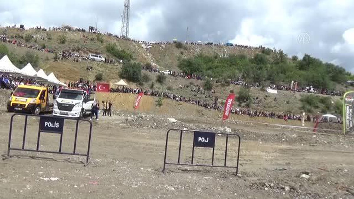 Off-road yarışları düzenlendi - AK Parti Genel Başkan Yardımcısı Zengin, off-road aracı kullandı