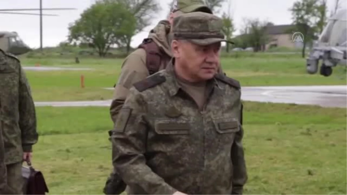 Rusya Savunma Bakanı Şoygu, Ukrayna\'da savaşan birlikleri teftiş etti