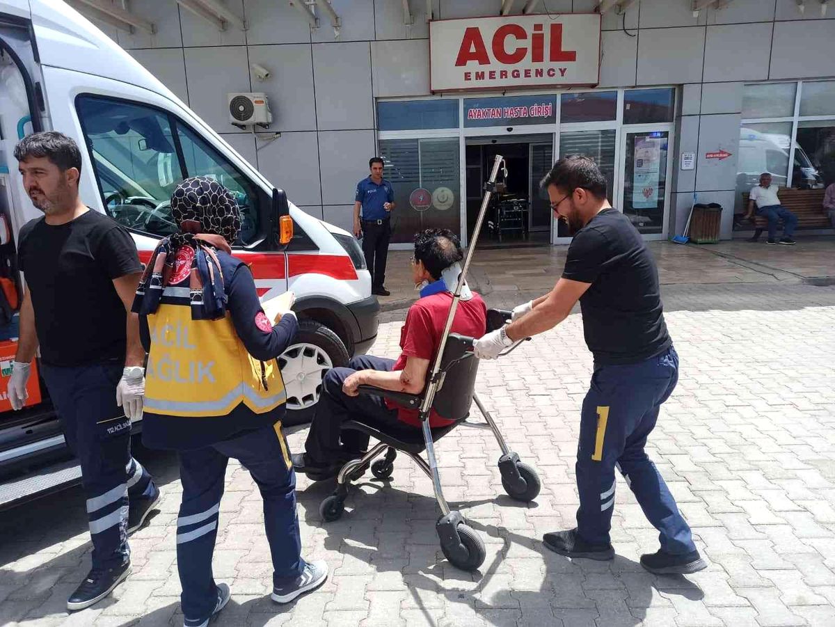 Takla atan otomobilde bulunan 2 kişi yaralandı