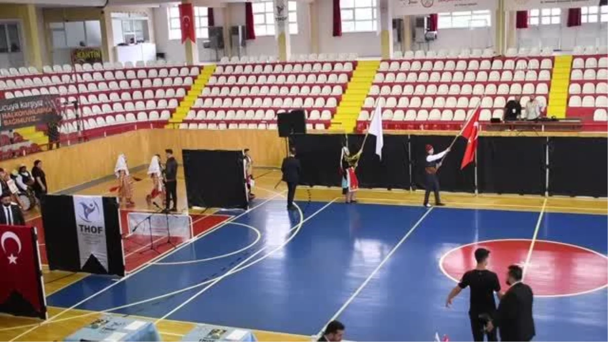 Türkiye Halk Oyunları Federasyonu Bölge Yarışması Sivas\'ta başladı