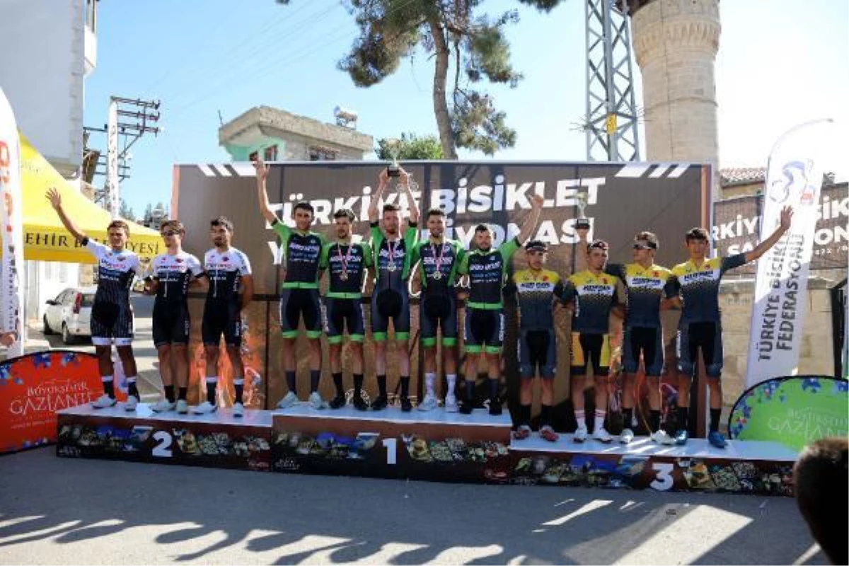 Türkiye Yol Şampiyonası\'nda finale kalan sporculara ödülleri verildi