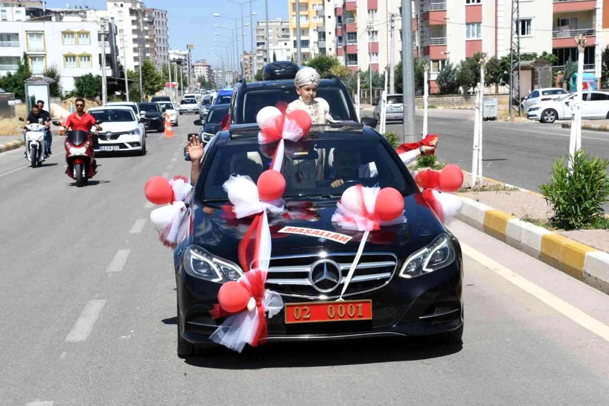 Son dakika haberi: Valinin makam aracı şehit çocuğunun sünnet arabası oldu