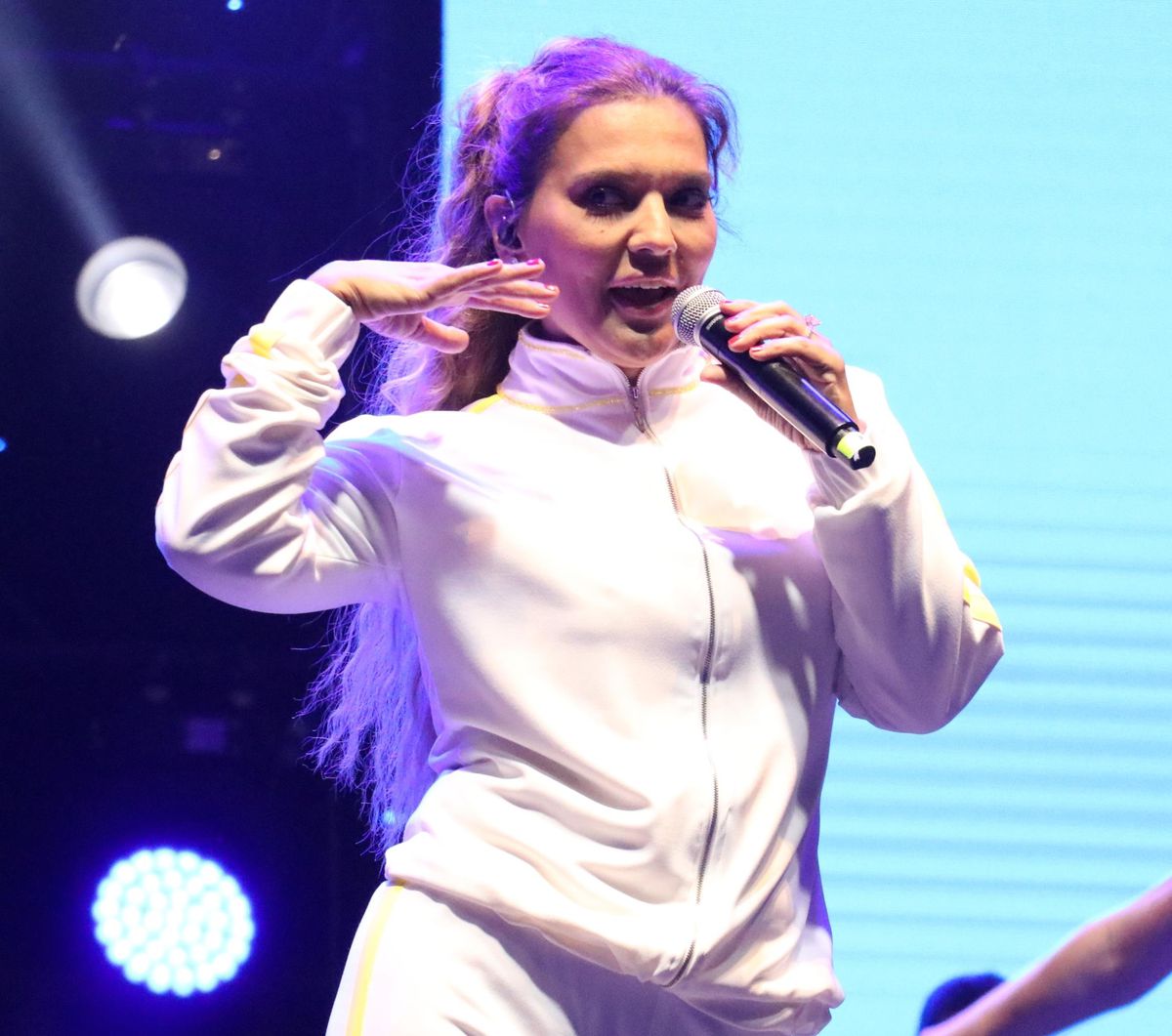 ZONGULDAK - Yaz konserleri kapsamında şarkıcı Demet Akalın sahne aldı