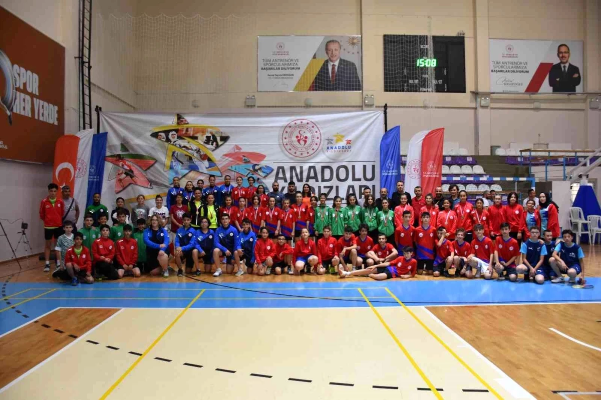 Afyonkarahisar\'da ANALİG Badminton Çeyrek Final müsabakaları sona erdi