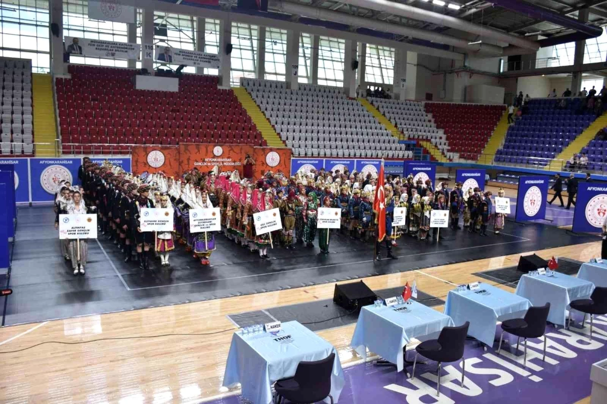 Afyonkarahisar\'da halk oyunları bölge yarışması düzenlendi