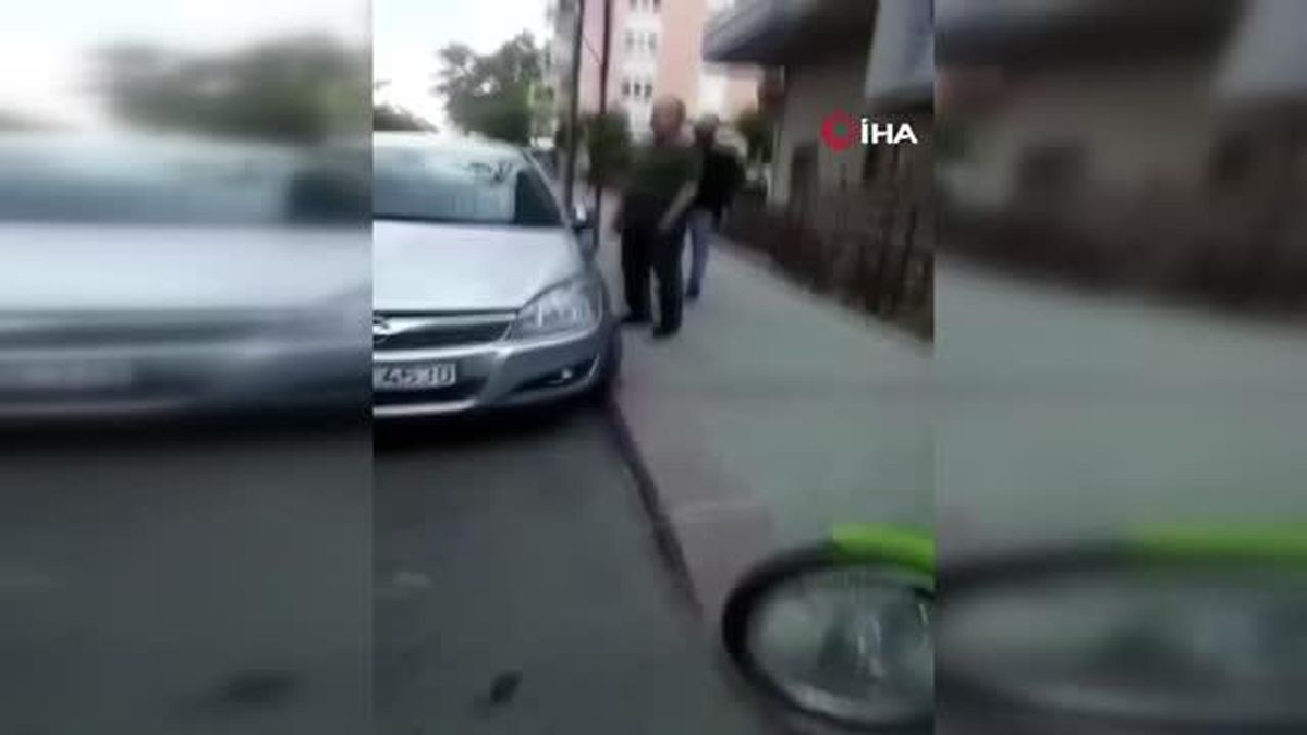 Ankara'da bir otomobil sürücüsü silahının kabzasıyla tartıştığı moto kuryenin başına vurdu