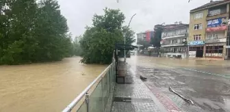 Bartın'da sağanak; yollar göle döndü, evleri su bastı (4)