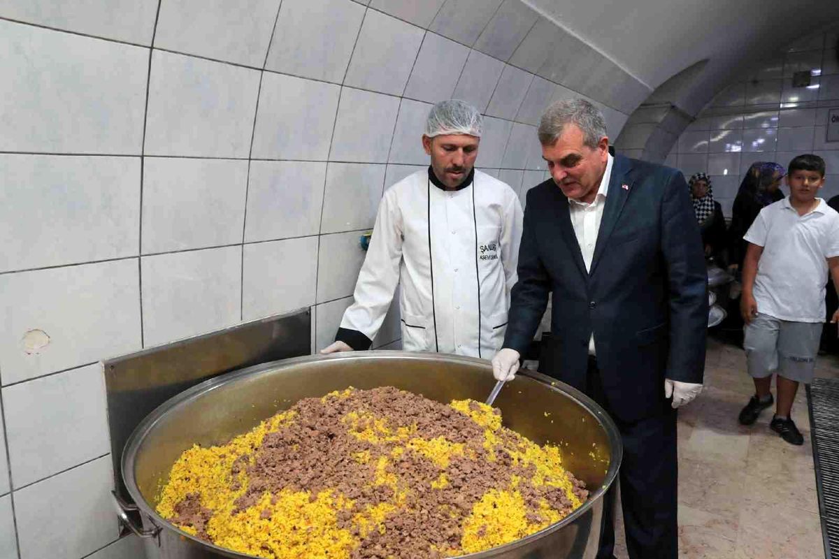 Beyazgül'den yardım kuruluşuna kurban bağışı