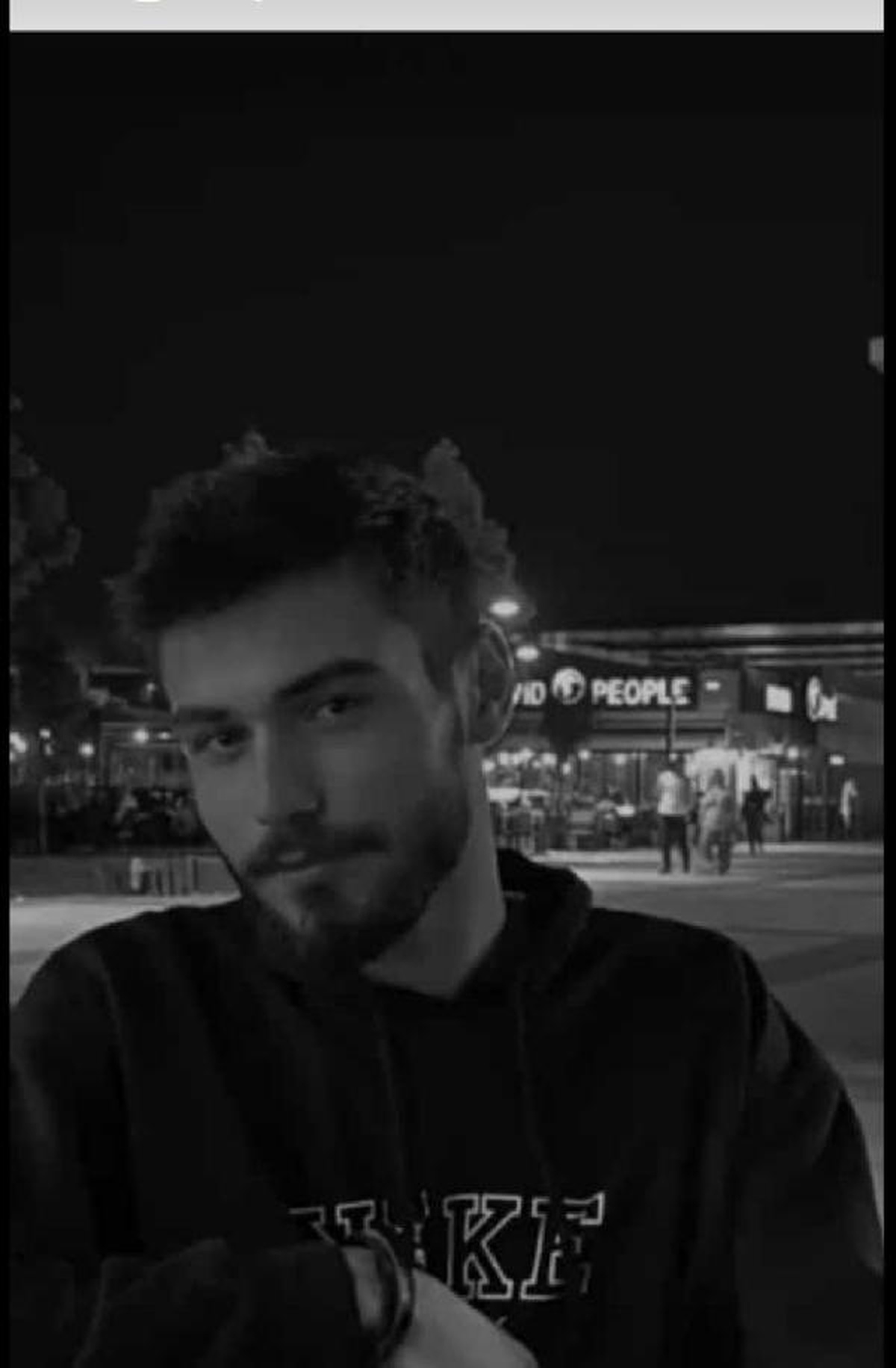 Birlikte yaşadığı kadının ailesinin daveti üzerine gittiği evin önünde öldürüldü
