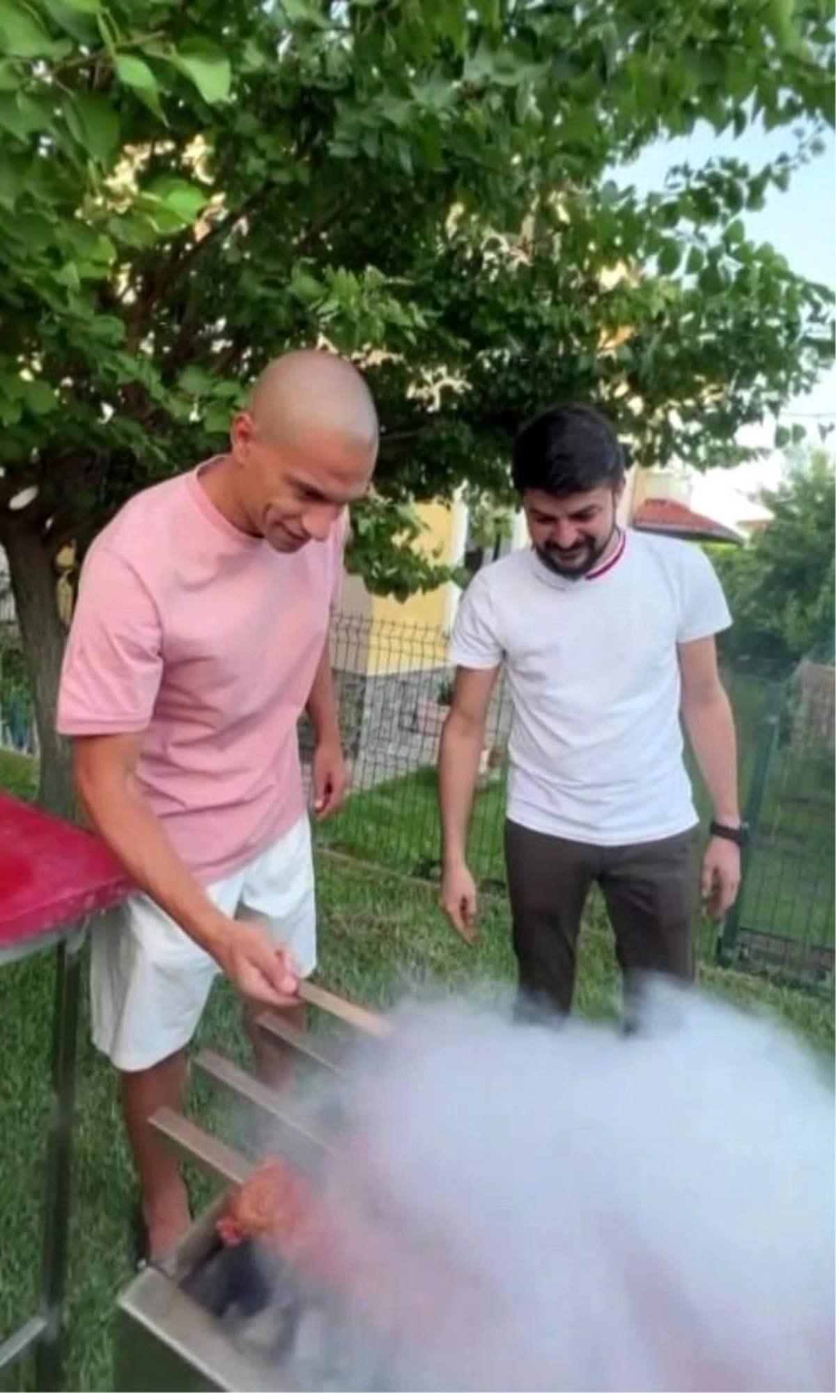 Gökhan İnler\'e doğum gününde boru kebap sürprizi