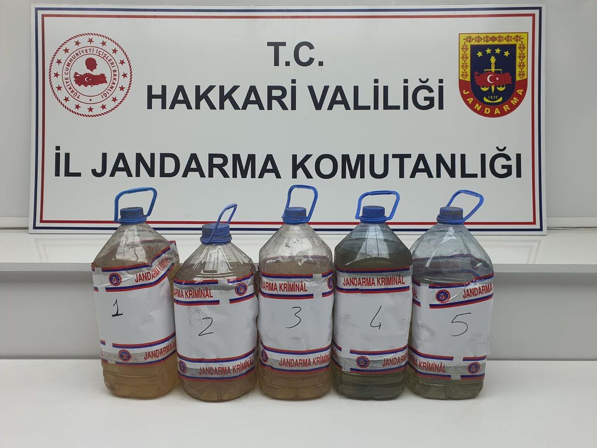 Hakkari\'de 25 litre asit anhidrit ele geçirildi