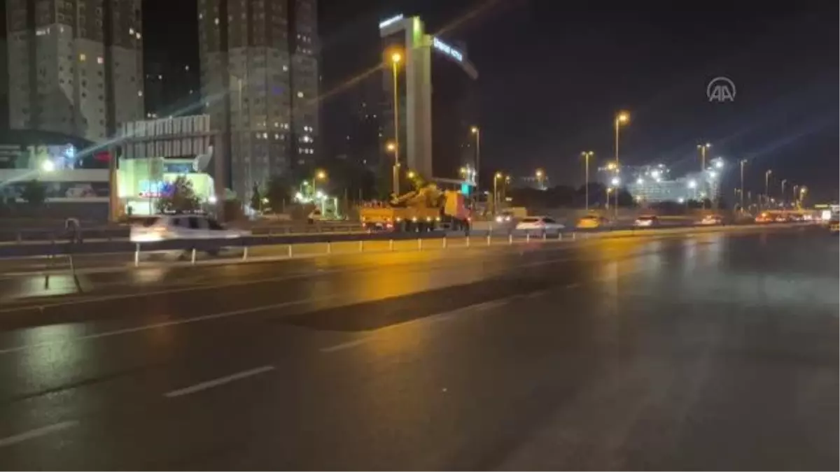 İBB\'nin metrobüs hattındaki yolları yenileme çalışması başladı