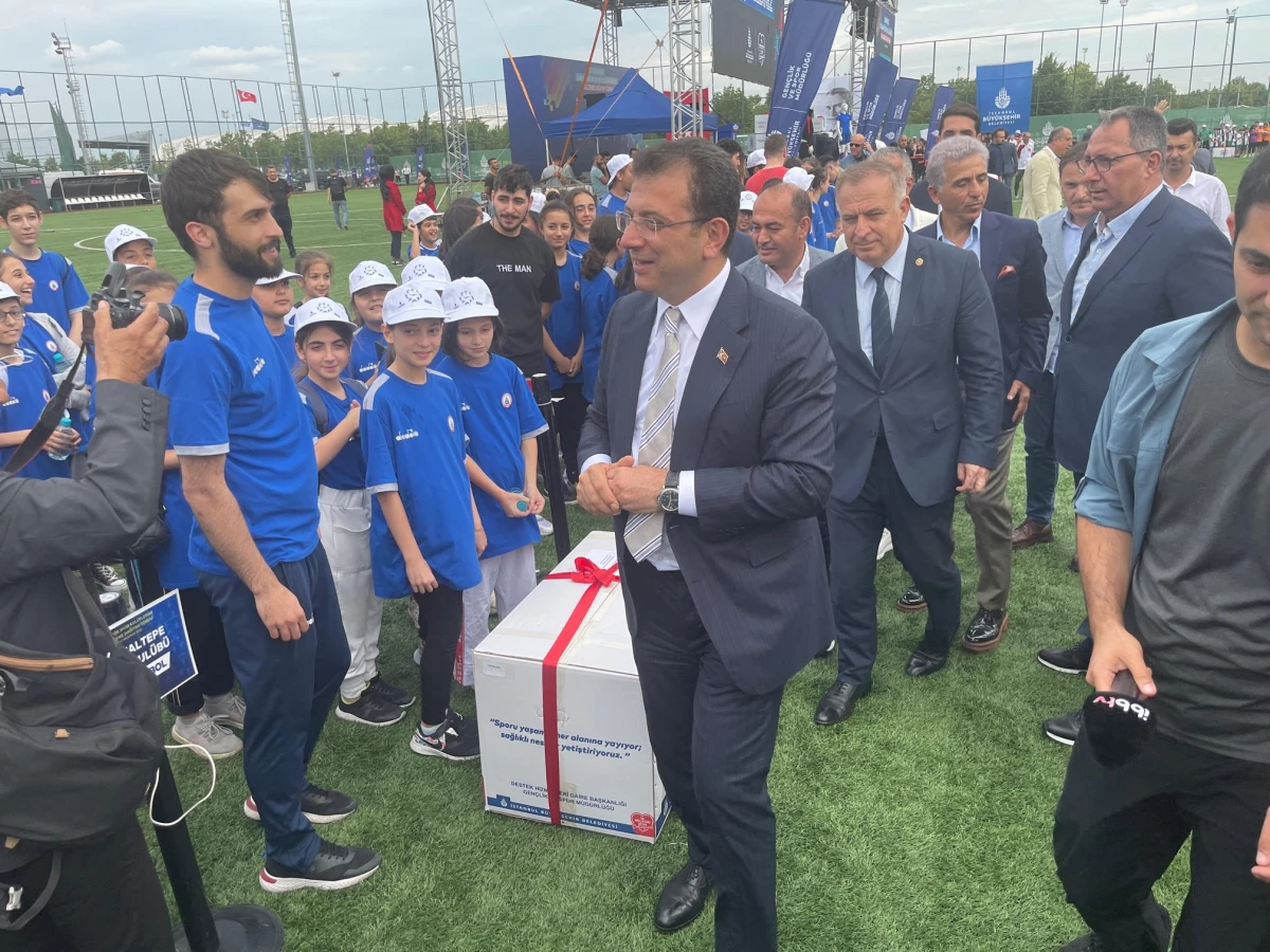 İstanbul Büyükşehir Belediyesinden bin 100 amatör spor kulübüne malzeme desteği