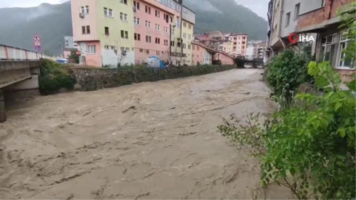 Karabük\'te şiddetli yağış etkisini göstermeye devam ediyor