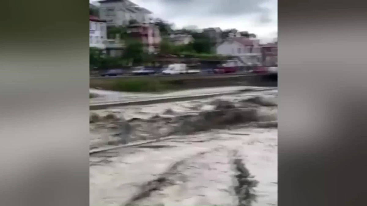 Kastamonu\'da Sel: Yollar Sular Altında Kaldı, Köprüler Zarar Gördü