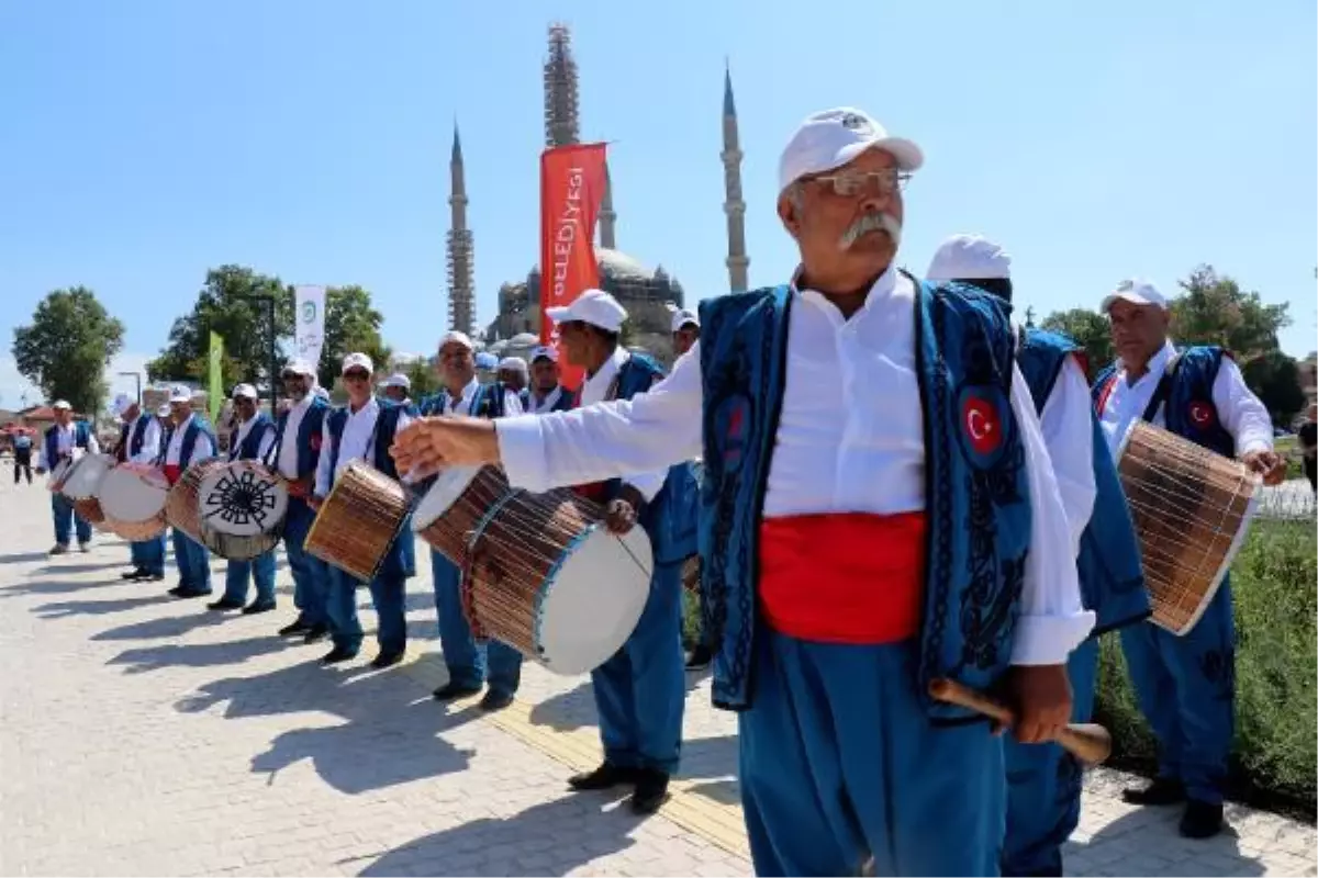 Kırkpınar Haftası, geleneksel davul-zurna ekibi ziyaretiyle başladı