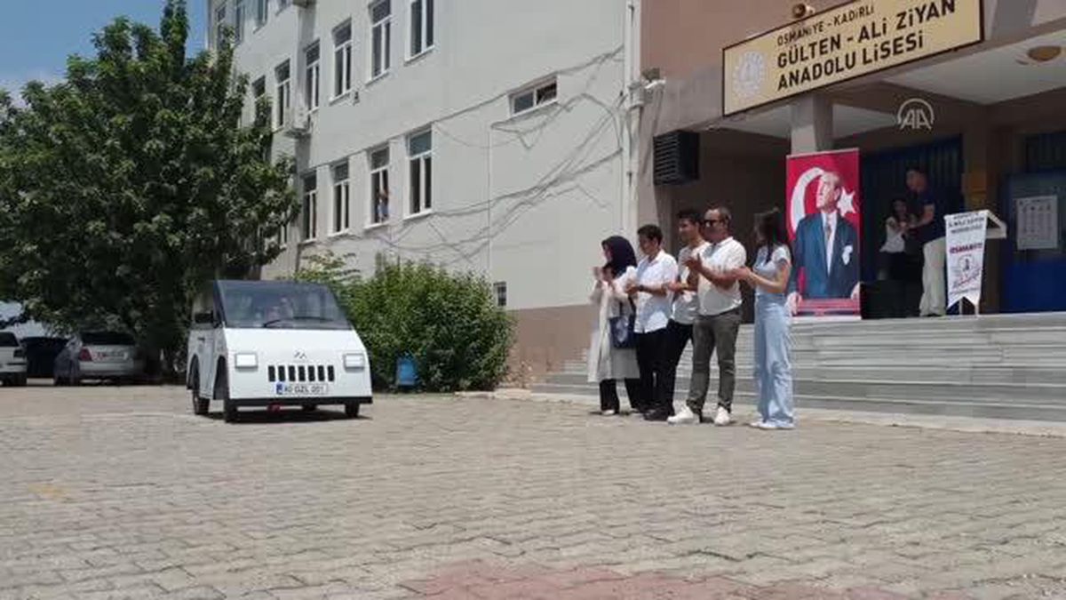 Lise öğrencileri 40 günde yaptıkları elektrikli arabayla TEKNOFEST yarışlarına katılacak