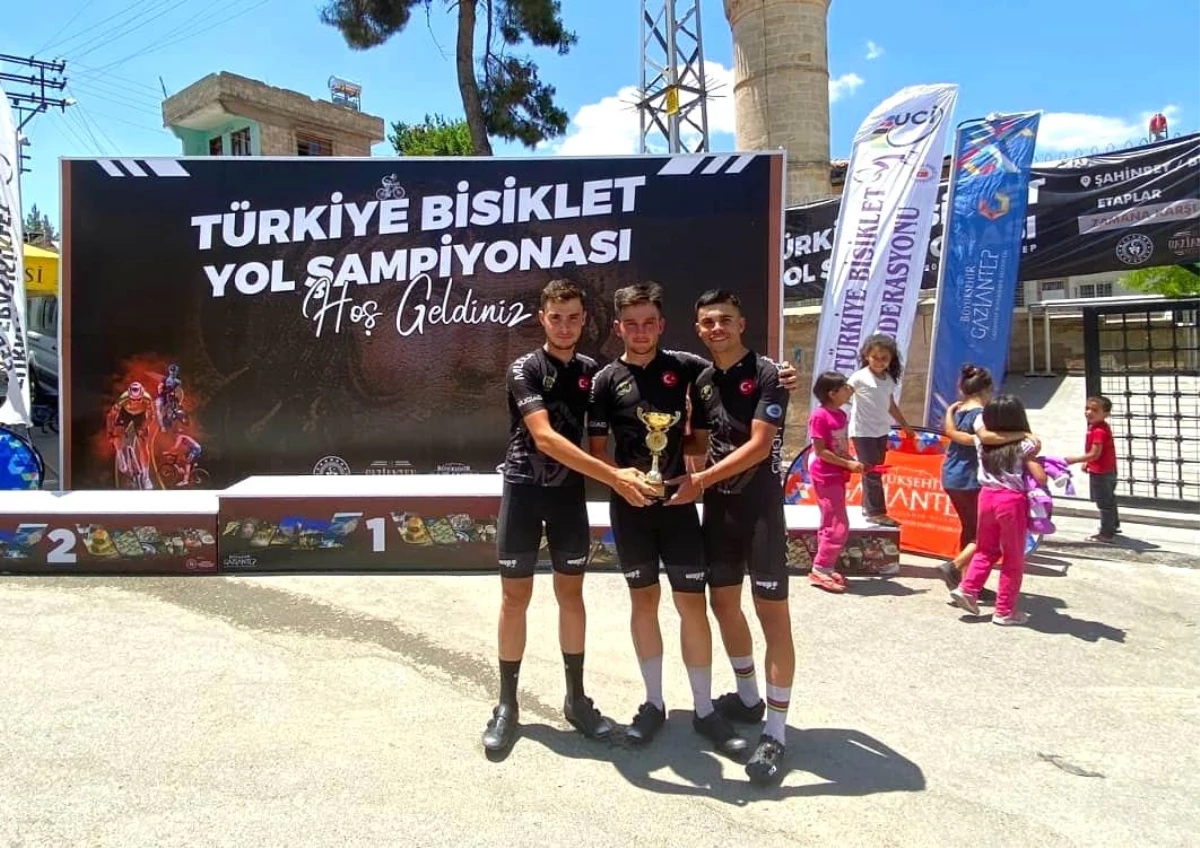 Muğla Bisiklet Takımı Türkiye Şampiyonası\'ndan madalya ile döndü