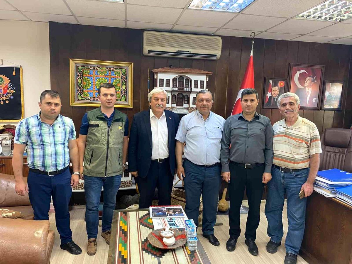 Osmaneli Belediyesi Toptancı Hali'nin tahıl alımları değerlendirildi