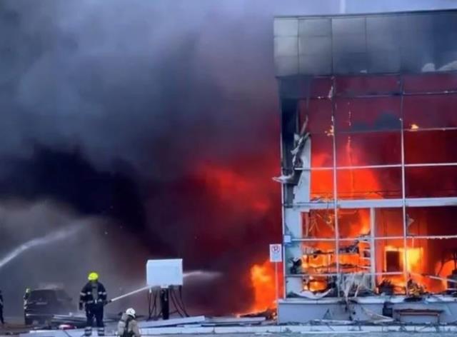 Son Dakika: Rusya, Ukrayna'da bir AVM'yi vurdu! İçeride binden fazla sivilin olduğu söyleniyor Son Dakika: Rusya, Ukrayna'da bir AVM'yi vurdu! İçeride binden fazla sivilin olduğu söyleniyor