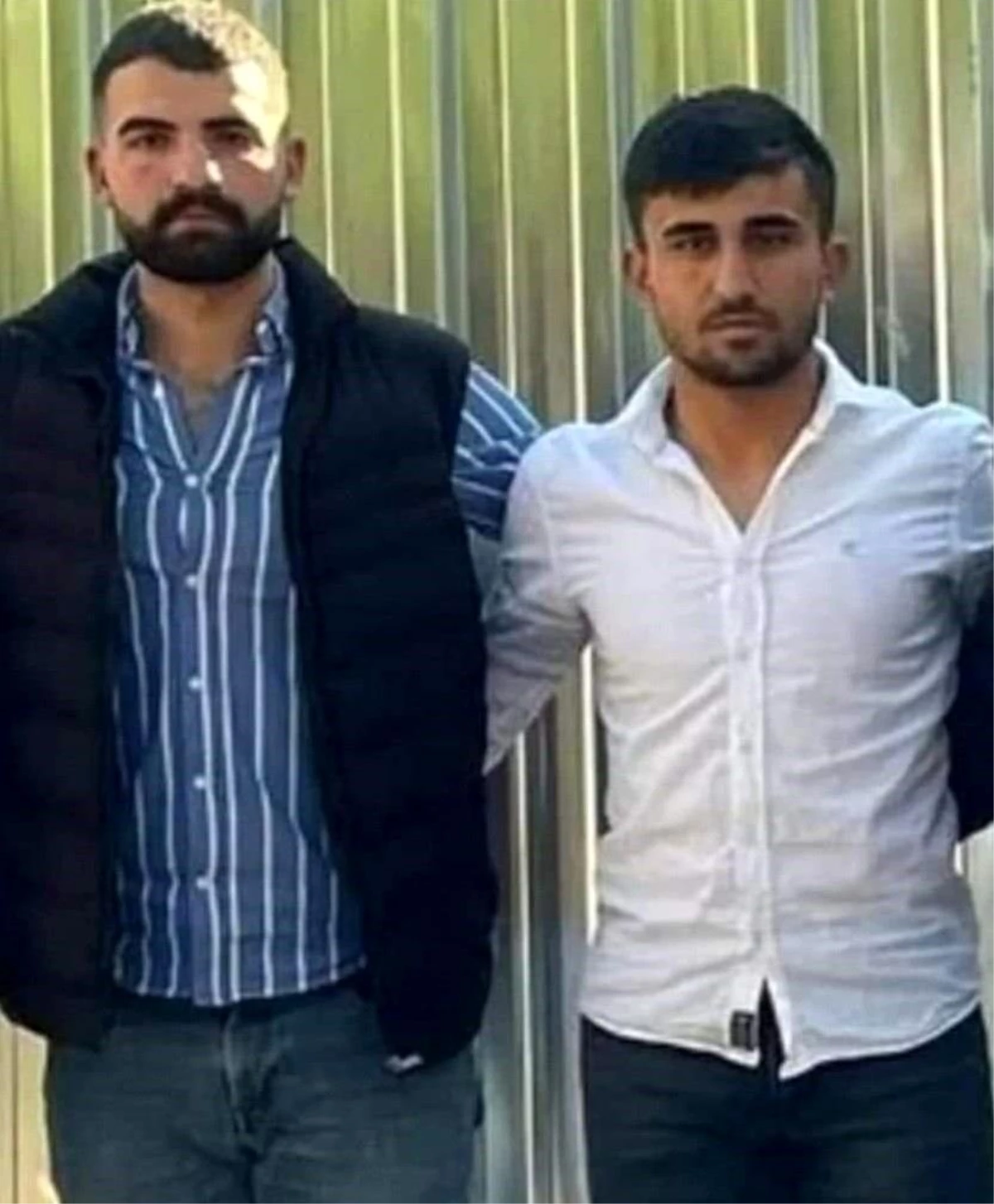 Tarsus\'ta 2 kişinin öldüğü yan bakma cinayetine 2 tutuklama