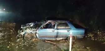 TIR, selde çamura saplanan otomobile çarptı: 2 yaralı