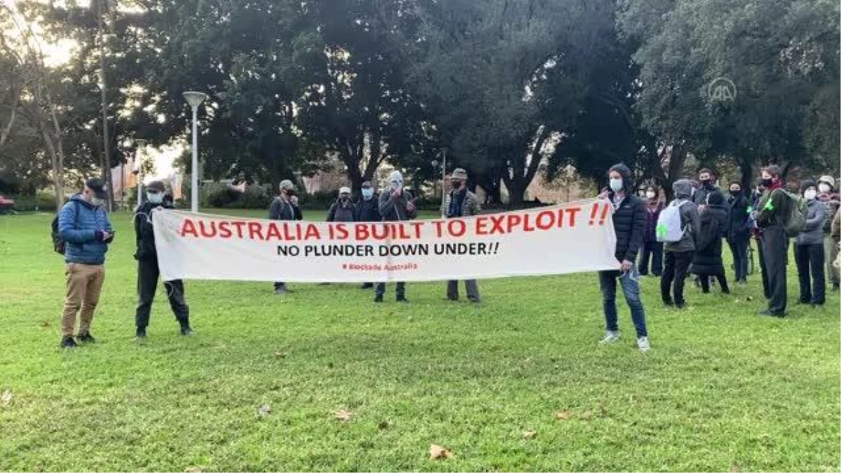 Avustralya\'da iklim aktivistlerinden protesto gösterisi