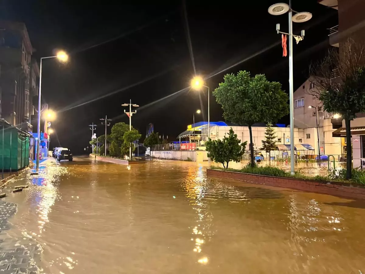 Bolu\'nun Mengen ilçesinde su taşkınları meydana geldi