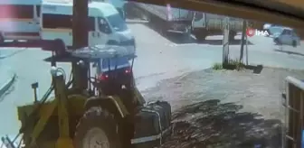 Bursa'da kamyonet tıra arkadan böyle çarptı: 2 yaralı