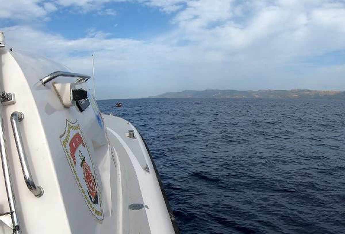Çanakkale\'de 66 kaçak göçmen kurtarıldı