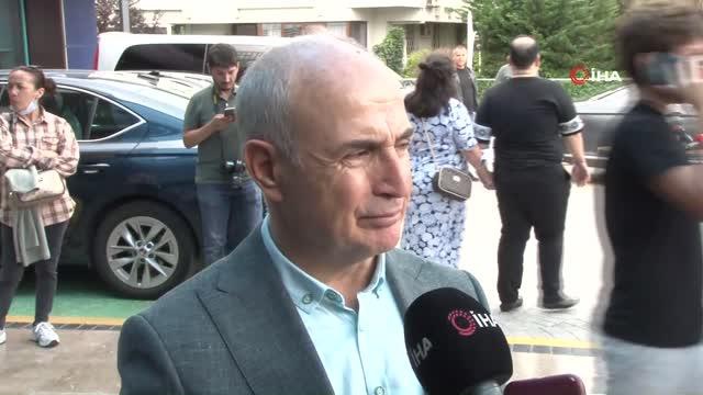 Cüneyt Arkın'ın hayatını kaybettiği hastaneye giden Mehmet Ali Erbil, gözyaşlarına boğuldu Cüneyt Arkın'ın hayatını kaybettiği hastaneye giden Mehmet Ali Erbil, gözyaşlarına boğuldu